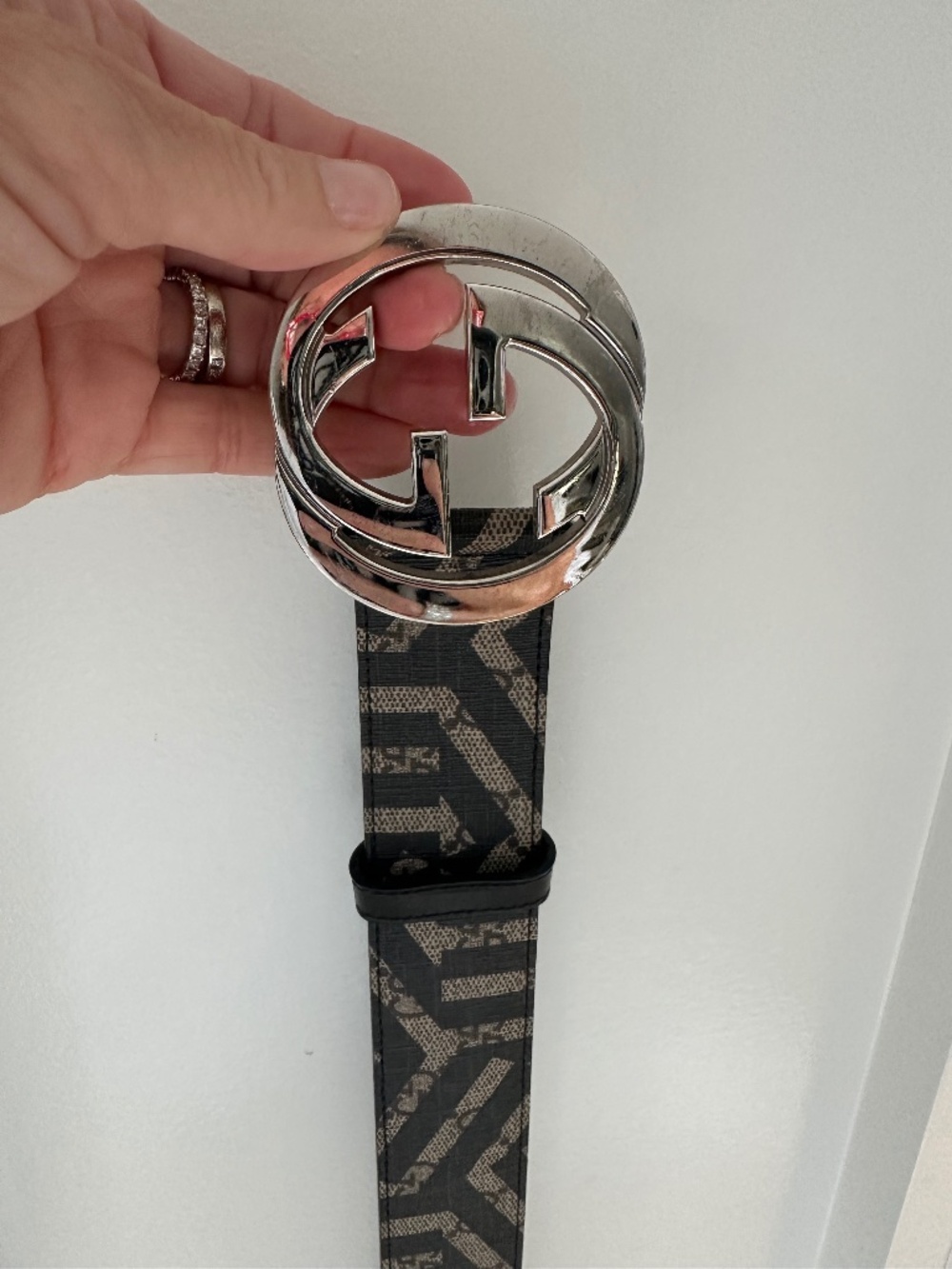 Gucci GG Silver Buckle Black and Taupe Graphic Belt Sz 34